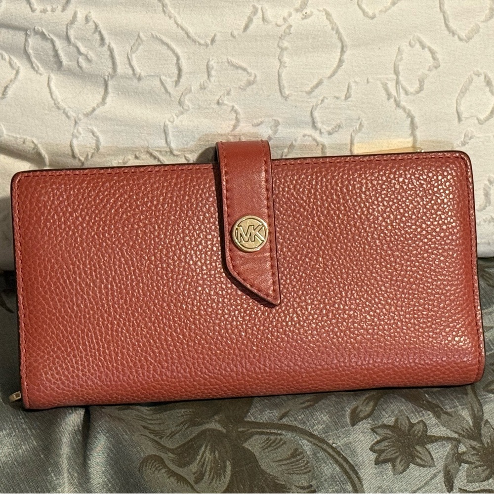 MICHAEL KORS | Red Leather Wallet